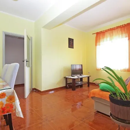 House 1428 Nyaraló Marčana